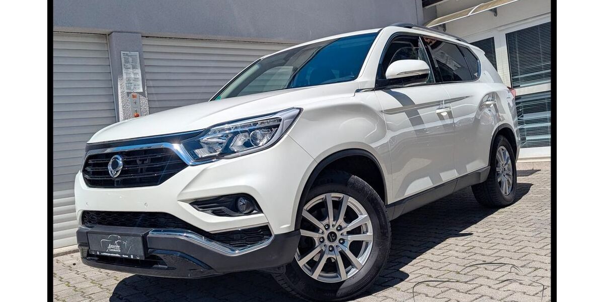 SsangYong REXTON 100.000 km 17.990 &euro; München 81243