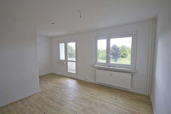 Wohnung zum Mieten in Halle (Saale) 265 € 30.72 m²