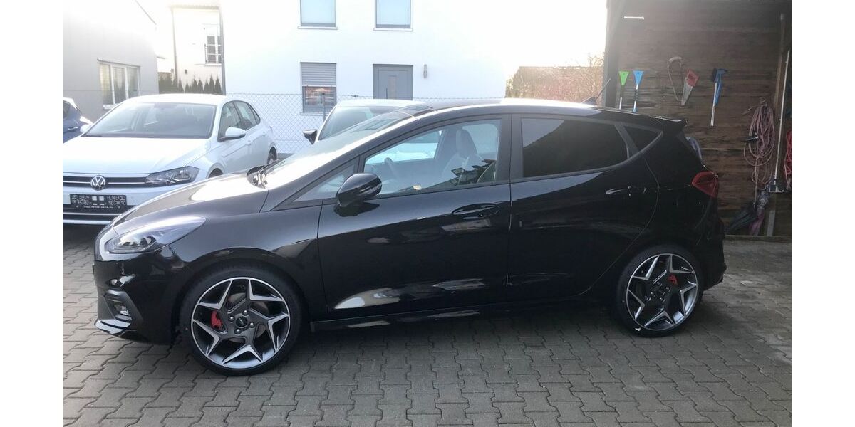 Ford Fiesta 84.000 km 19.500 &euro; Penzberg 82377