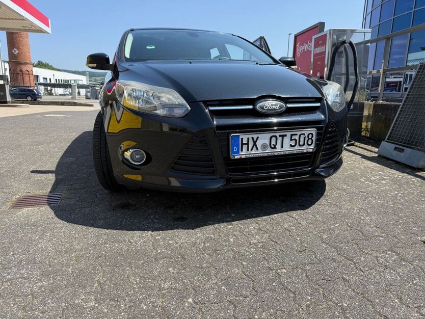 Ford Focus 140.000 km 4.950 € Beverungen 37688