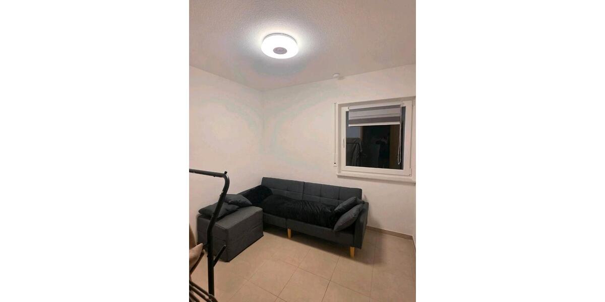 Etagenwohnung Schwalbach am Taunus - 5 Zimmer, 130 m&sup2;, 2.400&euro; | Angebot:25835029