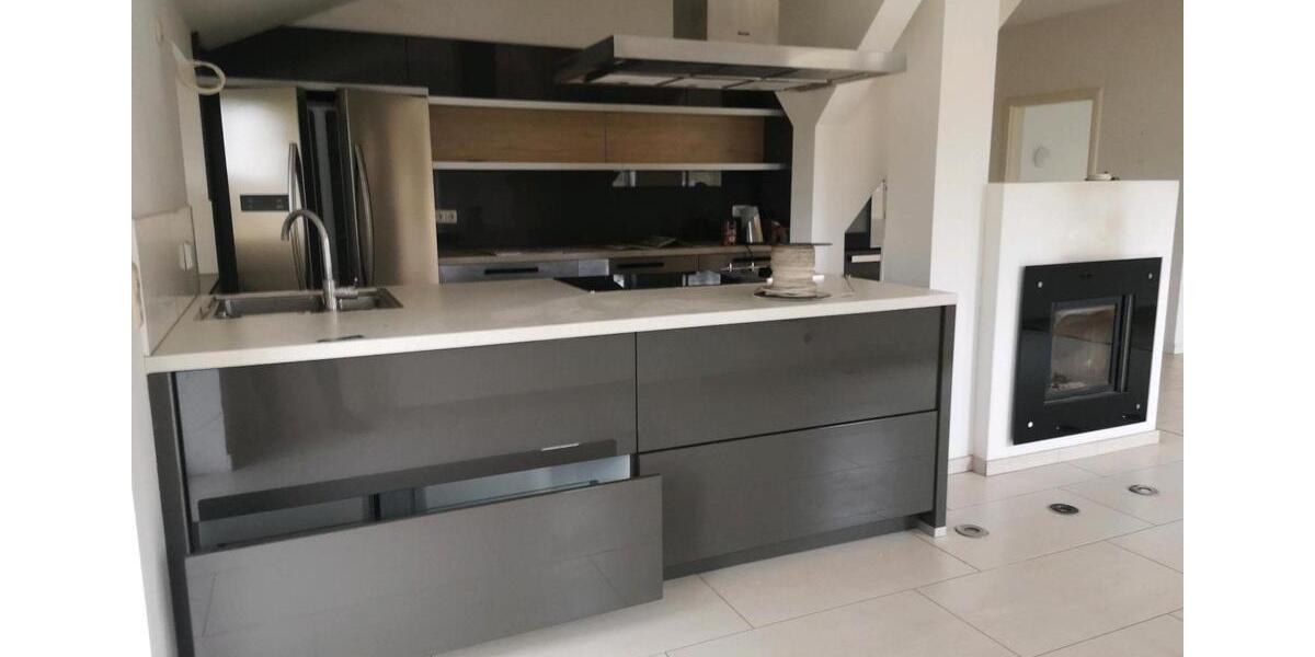 Etagenwohnung Albersdorf - 3 Zimmer, 150 m&sup2;, 1.000&euro; | Angebot:25102333