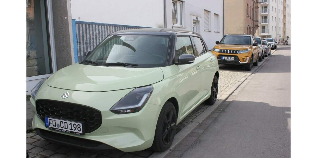 Suzuki Swift 1.2 Dualjet Hybrid 61 kW Comfort+ 9.800 km 16.990 &euro; Fürth 90763