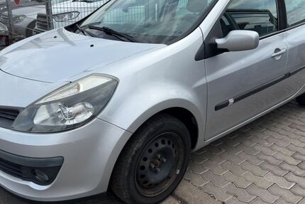 Renault Clio 125.000 km 2.500 &euro; Saarlouis 66740