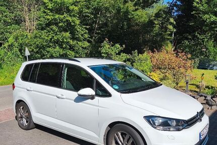 VW Touran 78.000 km 15.499 &euro; Niedernhausen- Engenhahn/Wilpark 65527