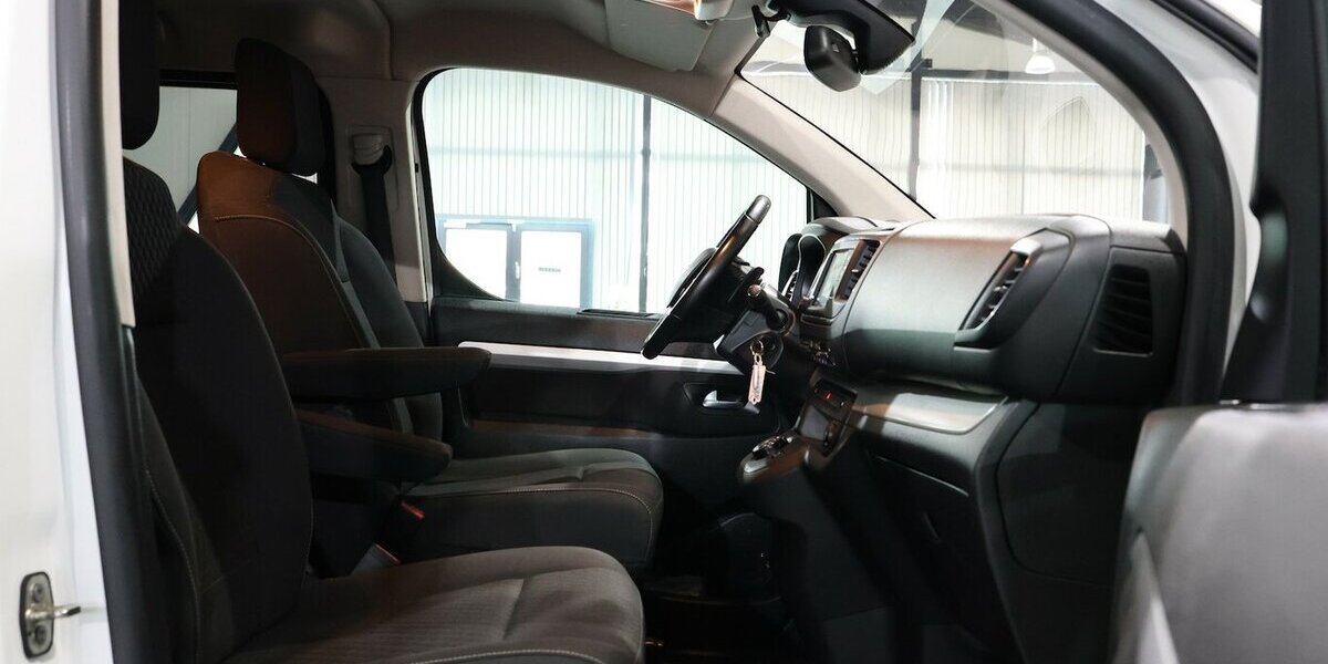 Opel Zafira Life 2.0 CDTI EDITION-M INNOVATION 8-SITZ 150.000 km 24.555 &euro; Hamm 59077