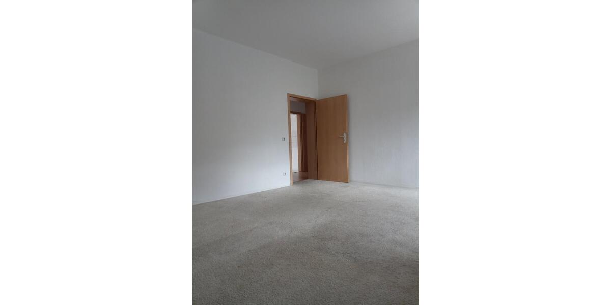 Hochparterre Stollberg (Erzgebirge) - 3 Zimmer, 82 m&sup2;, 476&euro; | Angebot:26122957