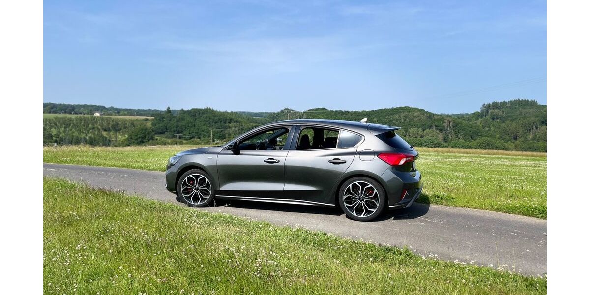 Ford Focus 85.000 km 18.499 &euro; Rheinbach 53359