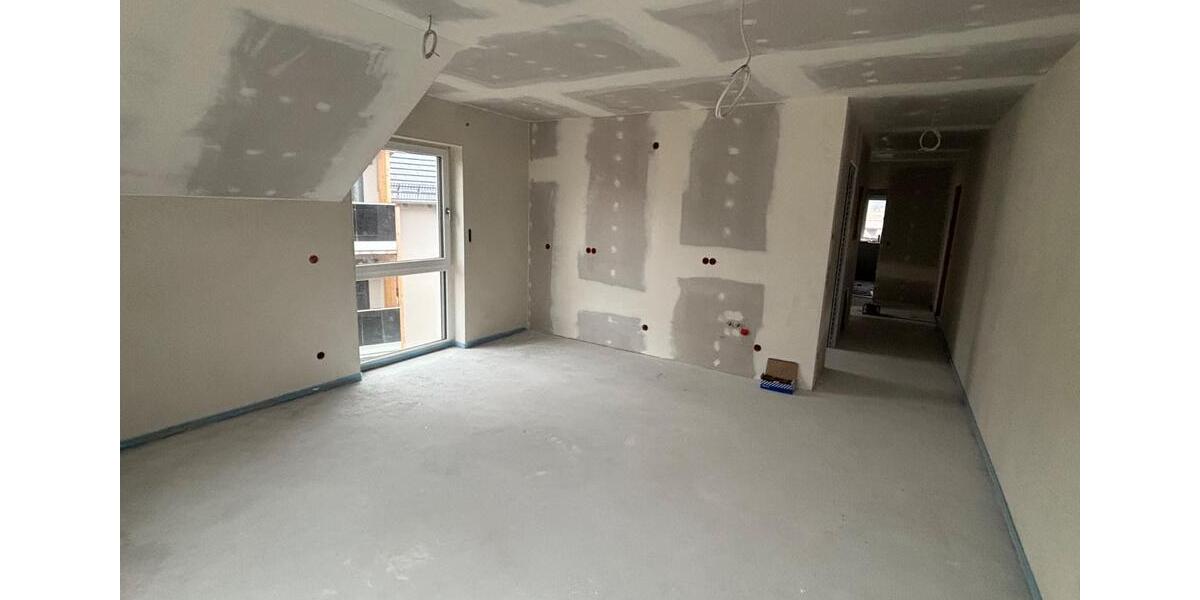 Dachgeschoßwohnung Wenzenbach - 3 Zimmer, 65 m&sup2;, 845&euro; | Angebot:25043631