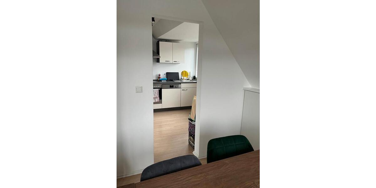 Dachgeschoßwohnung Oldenburg Eversten - 3.5 Zimmer, 80 m&sup2;, 1.100&euro; | Angebot:26415933