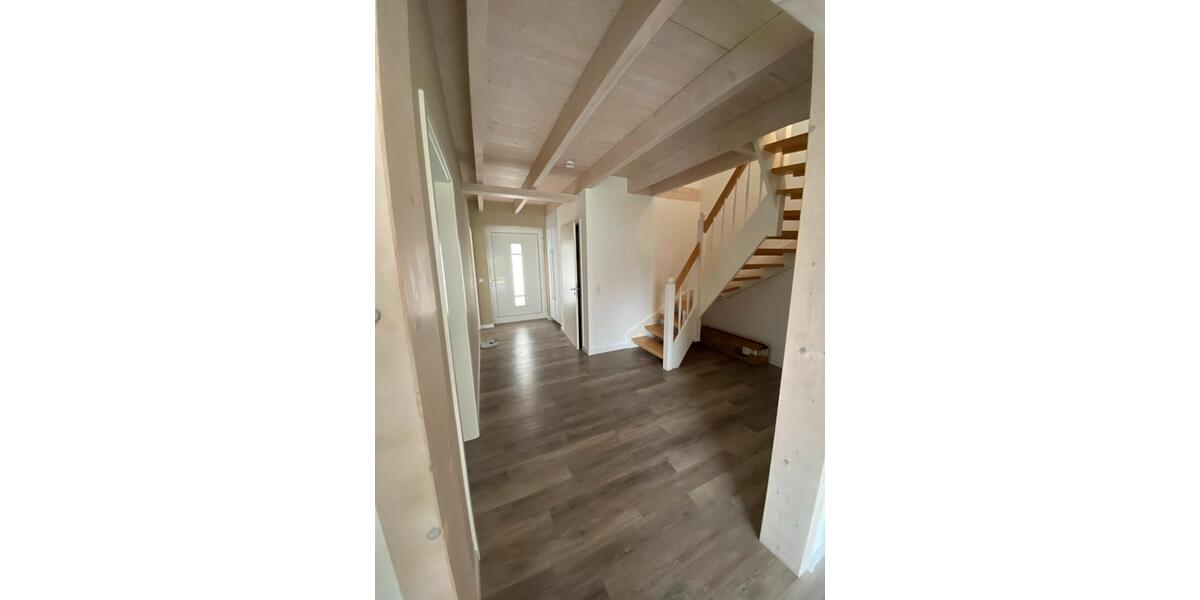 Doppelhaushälfte Lage - 5 Zimmer, 111 m&sup2;, 1.650&euro; | Angebot:26401134