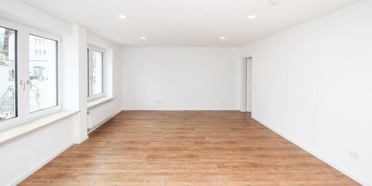 Modernisierte 2-Zimmer-Wohnung mit Einbauküche in Oberndorf a. N. - Etagenwohnung Oberndorf | Angebot:27003075