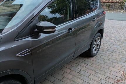 Ford Kuga 67.800 km 12.500 € Borchen 33178