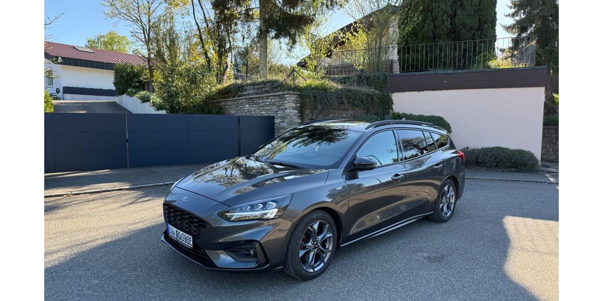 Ford Focus 92.200 km 19.200 &euro; Welzheim 73642