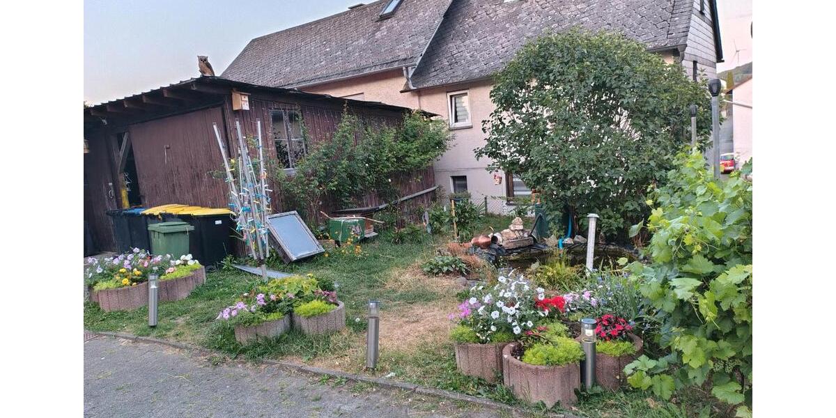Einfamilienhaus Bad Endbach - 7 Zimmer, 200 m&sup2;, 250.000&euro; | Angebot:27224536
