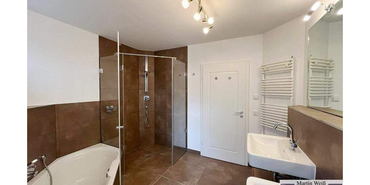 Doppelhaushälfte Berg Maxhöhe - 5 Zimmer, 197 m&sup2;, 3.595&euro; | Angebot:24437637