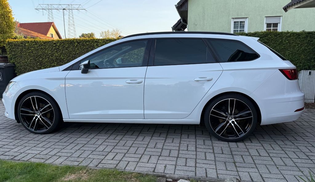 Seat Leon 98.000 km 14.299 &euro; Berlin 12524
