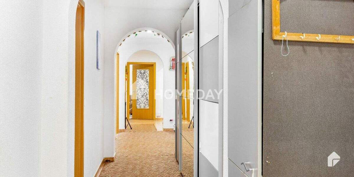 Großzügige 4-Zimmer-Wohnung mit Loggien und Stellplatz - zentrumsnah 4 zimmer