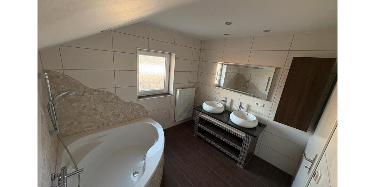 Etagenwohnung Pfarrkirchen - 3.5 Zimmer, 90 m&sup2;, 900&euro; | Angebot:26648180