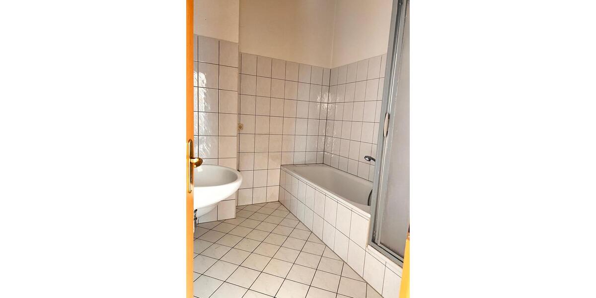 Etagenwohnung Altenburg - 2.5 Zimmer, 81 m&sup2;, 487&euro; | Angebot:24866237