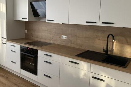 Ein Lieblingsplatz mit Terrasse für die ganze Familie! Einbauküche und Pkw-Stellplatz! 4 zimmer