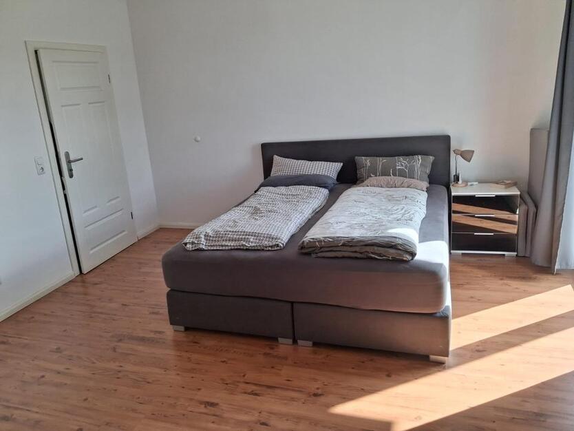 schöne große 2 Raum-Wohnung Nähe Pfaffenteich zimmer