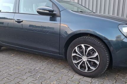 VW Golf 111.681 km 5.699 &euro; Wegberg 41844