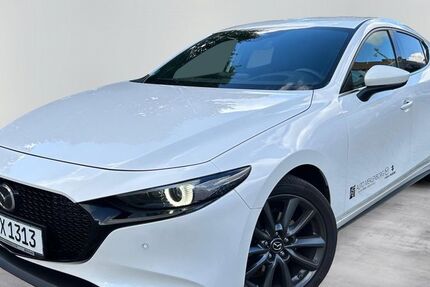 Mazda 3 14.399 km 24.490 &euro; Berlin 12247