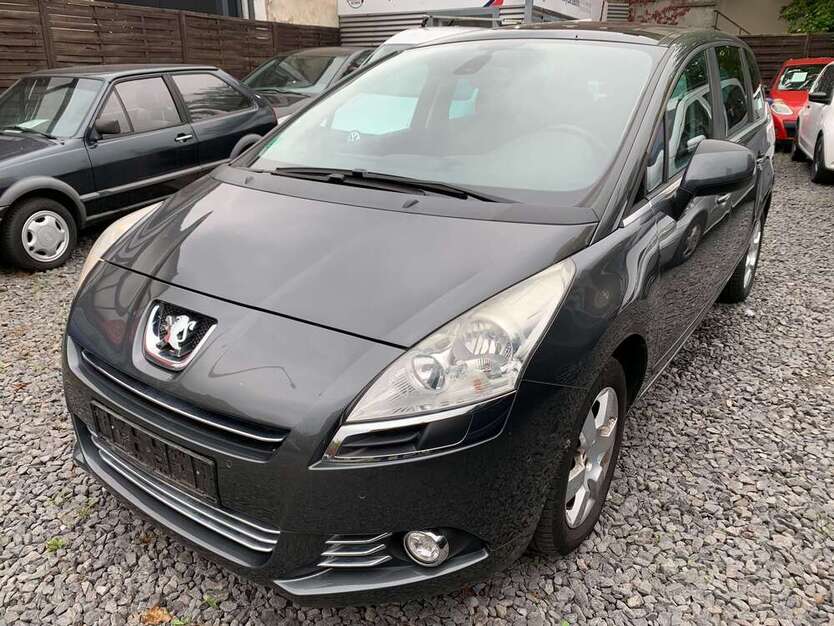 Peugeot 5008 150.000 km 4.890 € Bonn 53175