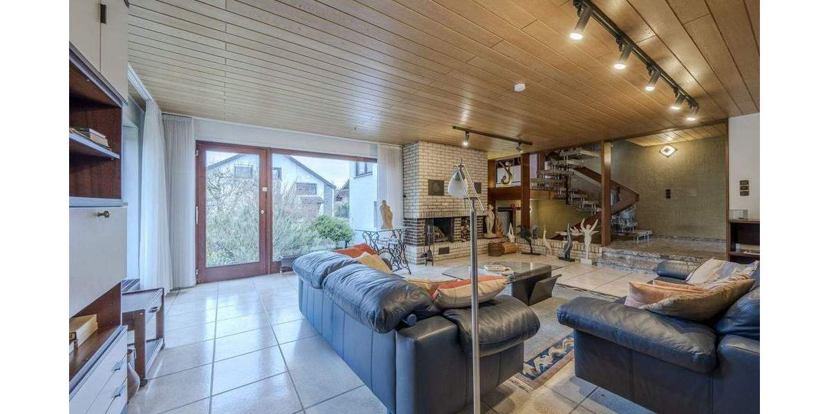 Einfamilienhaus mit Pool, Einliegerwohnung und weitläufigem Grundstück 7 zimmer