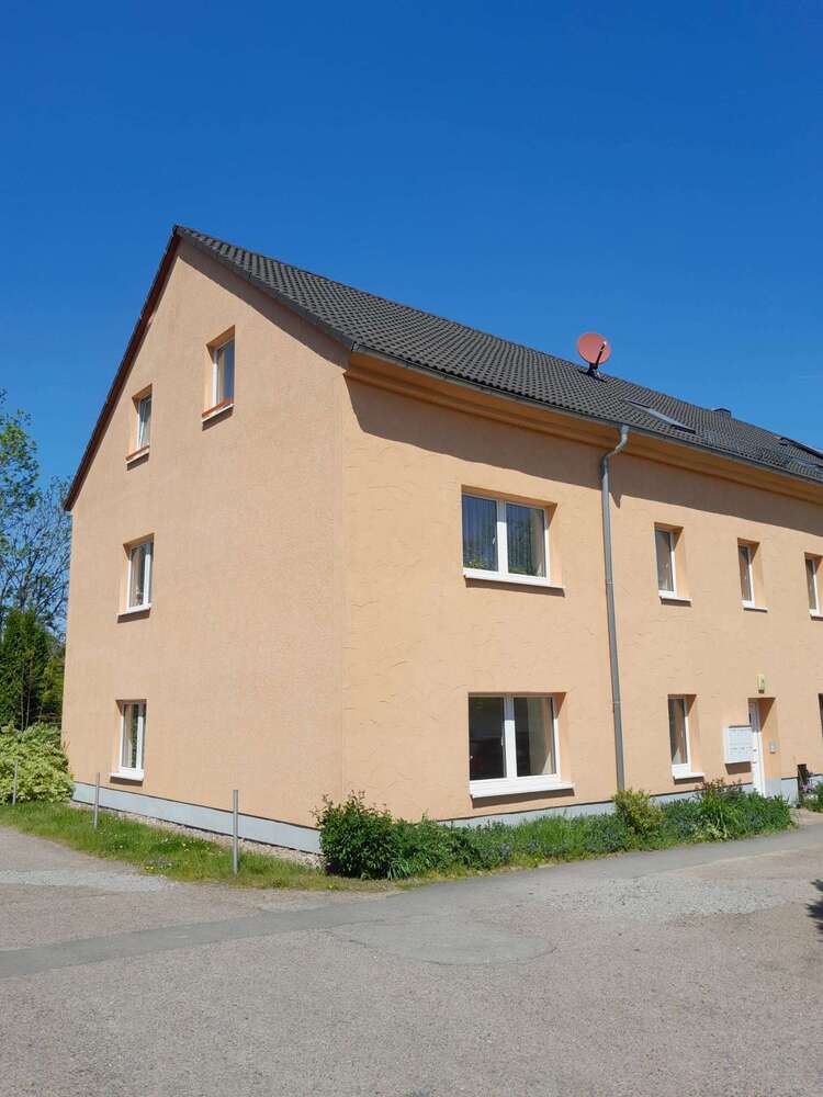 Wohnung zum Mieten in Ullendorf 420 € 64.02 m²