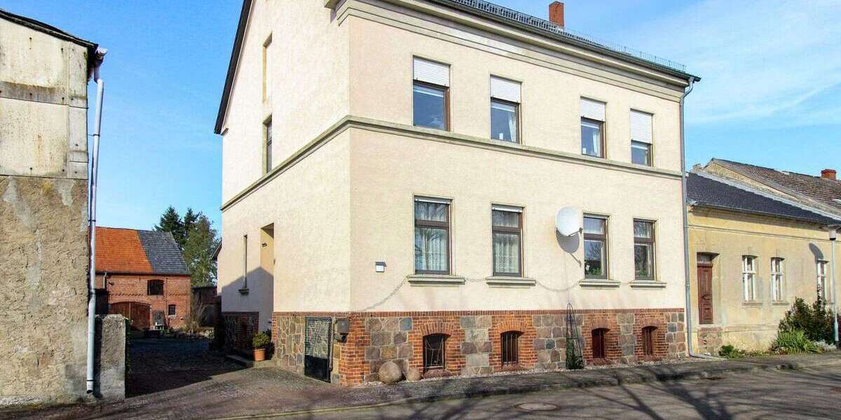 Haus zum Kaufen in Karstädt 170.000 € 218.06 m² 8 zimmer