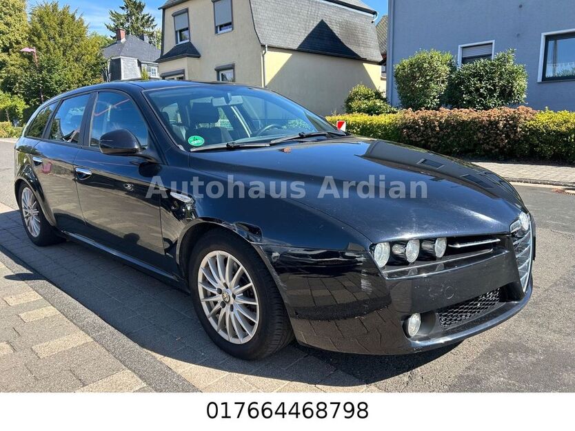 Alfa Romeo Andere 155.545 km 1.699 € Kirchberg 55481