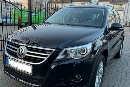 VW Tiguan 56.000 km 10.500 &euro; Bremen 28309