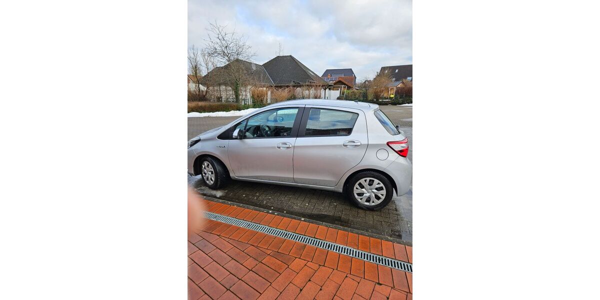 Toyota Yaris 66.000 km 13.999 &euro; Sülfeld 23867