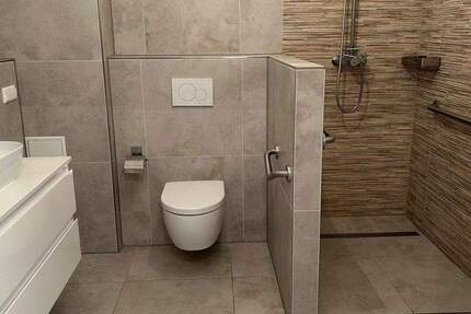 Wohnung Mönchengladbach Stadtmitte - 2 Zimmer, 71 m&sup2;, 899&euro; | Angebot:25067161