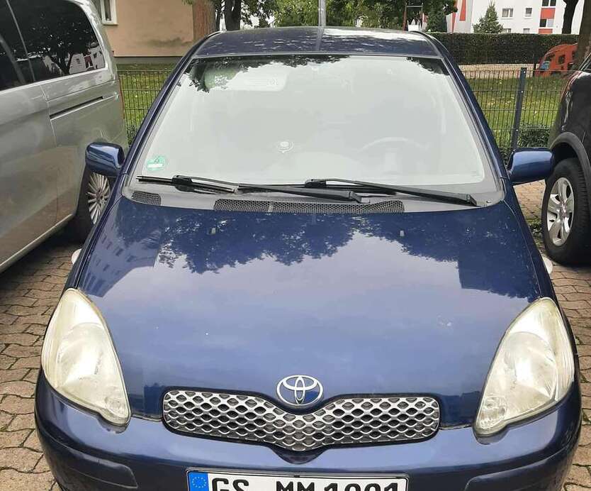 Toyota Yaris 85.000 km 2.500 € laatzen 30880