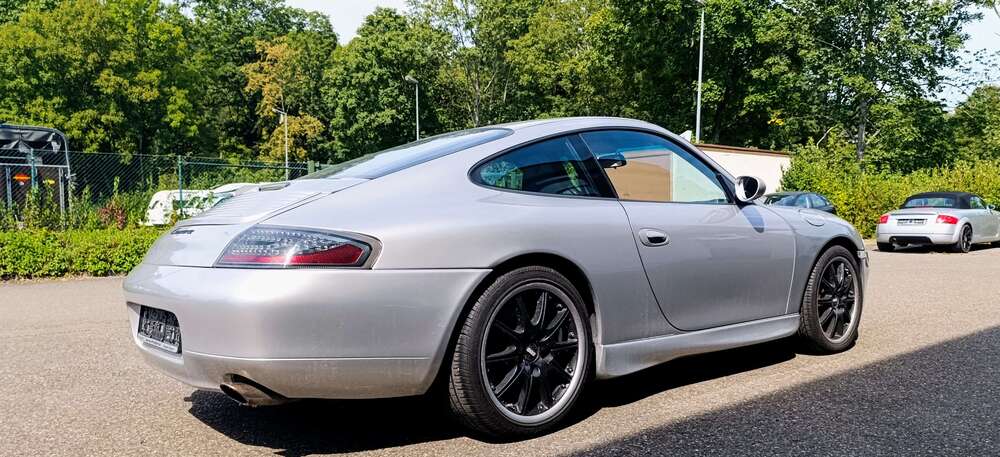 Porsche 911 Carrera Coupe 148.640 km 26.900 &euro; Wald-Glashütte 88639