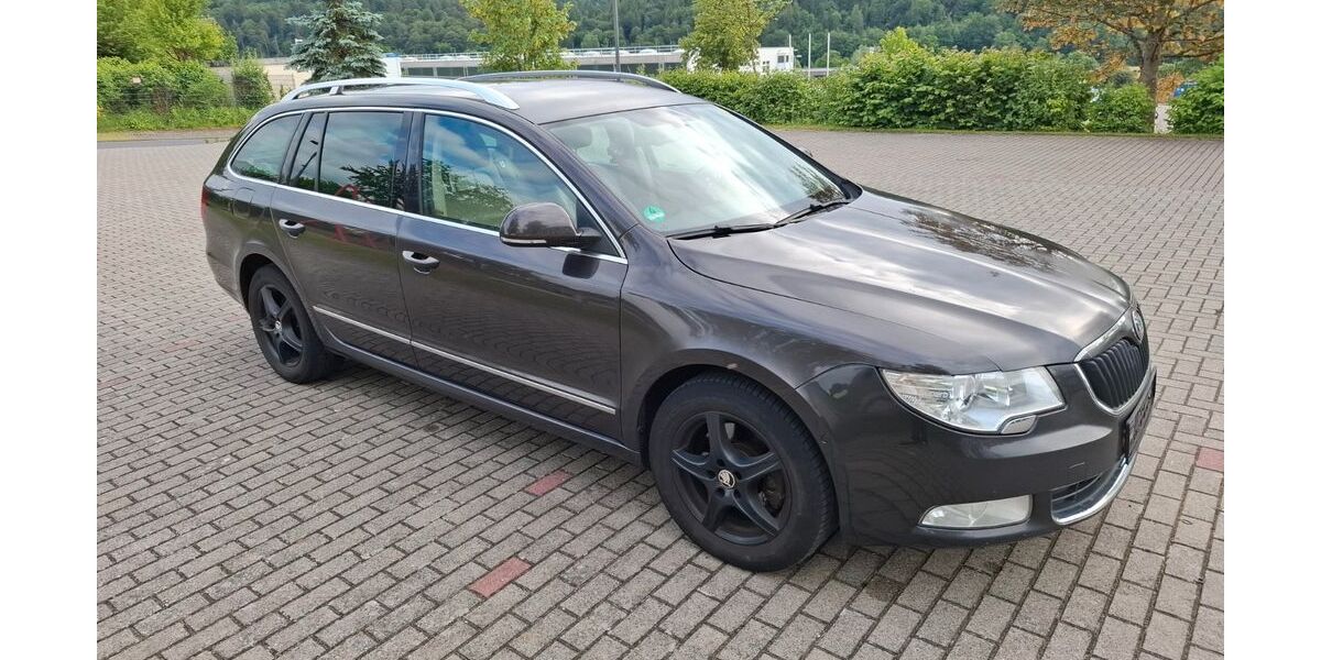 Skoda Superb 304.282 km 3.800 &euro; Schlitz 36110
