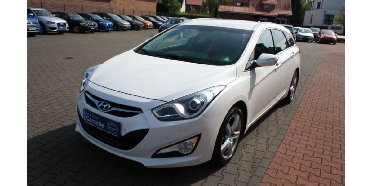 Hyundai i40 106.000 km 9.980 &euro; Hamm 59073