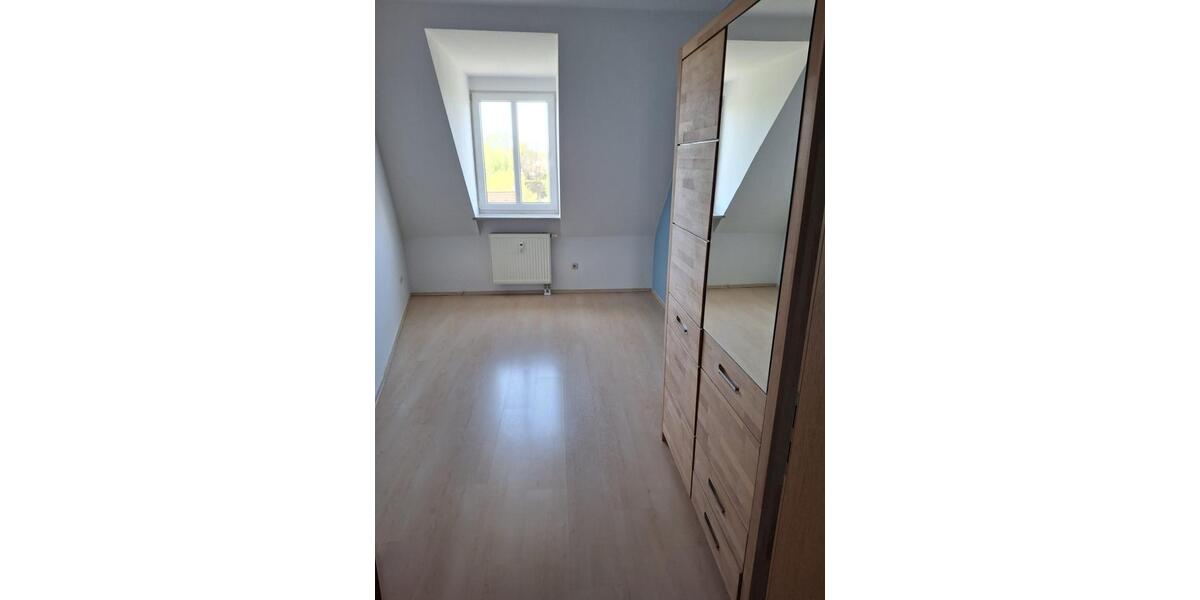 Dachgeschoßwohnung Hollfeld - 3 Zimmer, 85 m&sup2;, 900&euro; | Angebot:26409760