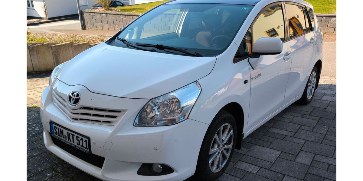 Toyota Verso 92.000 km 10.500 &euro; Büchenbeuren 55491