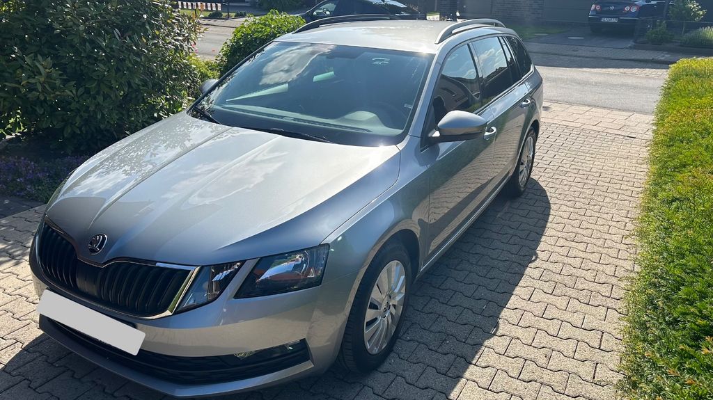 Skoda Octavia 138.214 km 12.200 &euro; Cloppenburg 49661