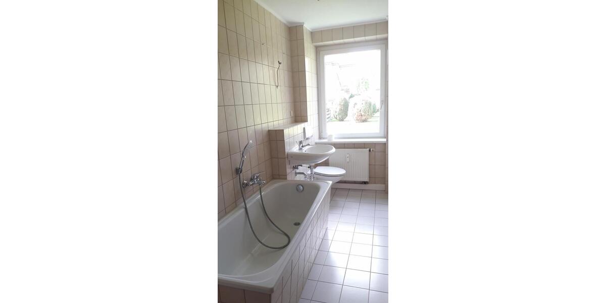 Erdgeschoßwohnung Meuselwitz - 2 Zimmer, 48 m&sup2;, 257&euro; | Angebot:25850626