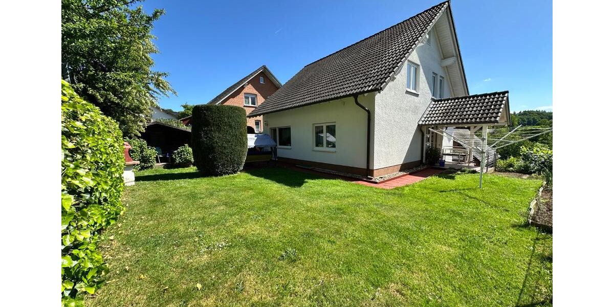 Einfamilienhaus Waldbröl - 6 Zimmer, 126 m&sup2;, 1.500&euro; | Angebot:26229000