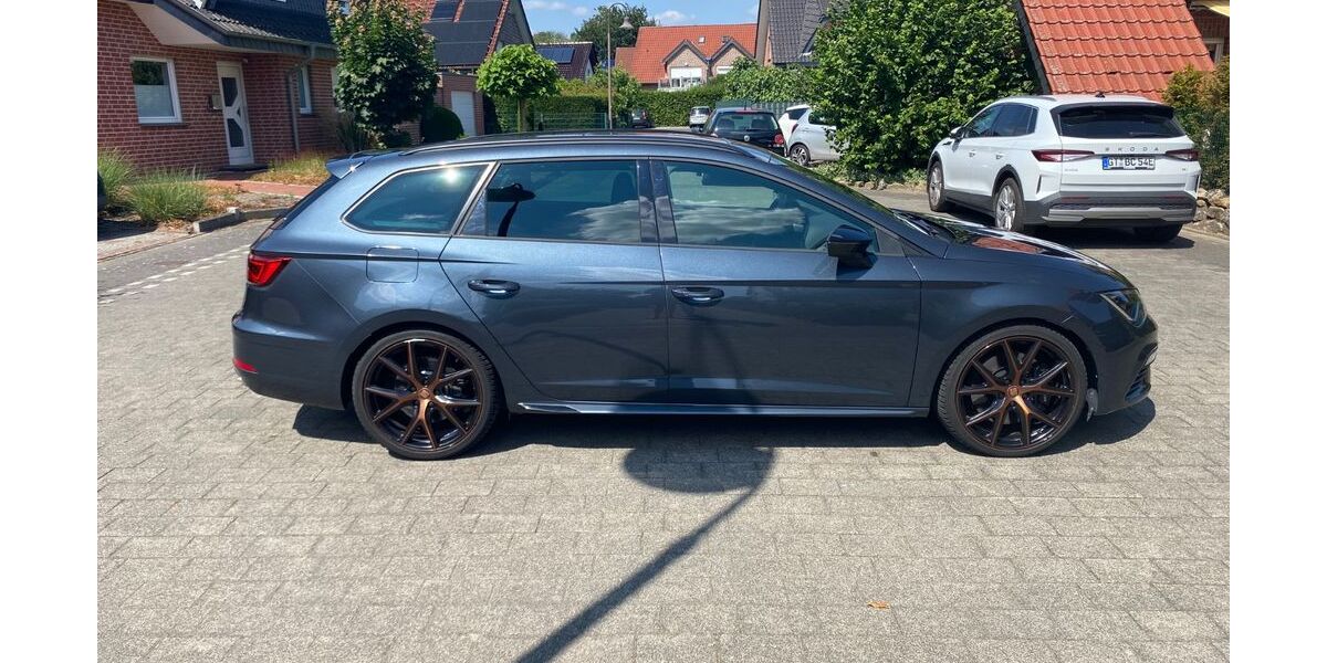 Seat Leon 83.600 km 22.999 &euro; Harsewinkel 33428