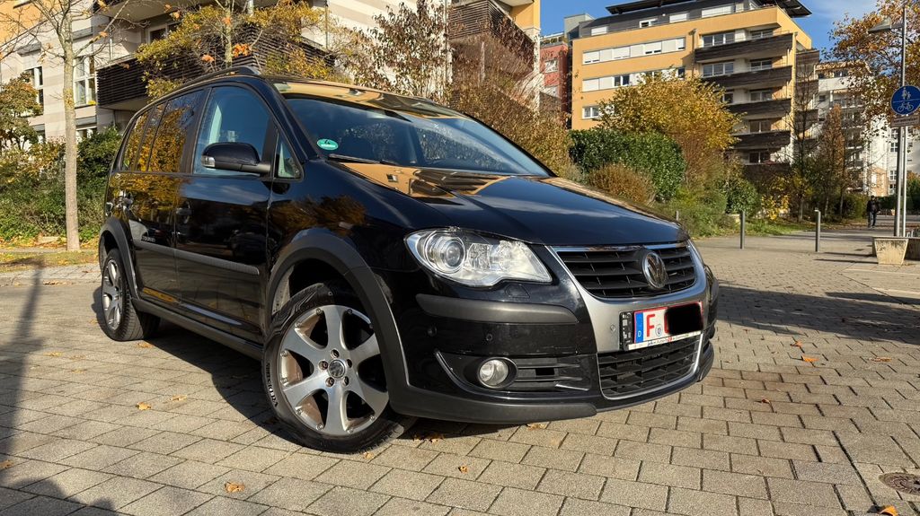 VW Touran 287.861 km 5.490 &euro; Frankfurt am Main 60486