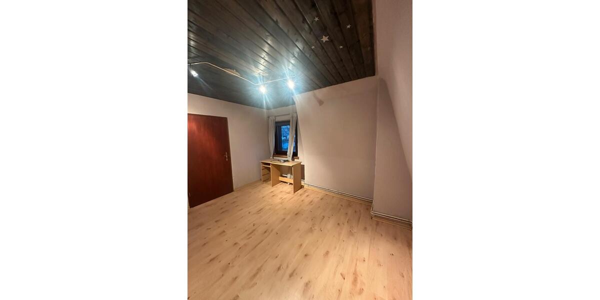 Doppelhaushälfte Neumünster - 5 Zimmer, 138 m&sup2;, 230.000&euro; | Angebot:24623068