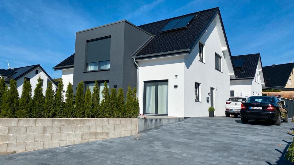 Einfamilienhaus Blomberg - 6 Zimmer, 220 m&sup2;, 649.000&euro; | Angebot:27071856