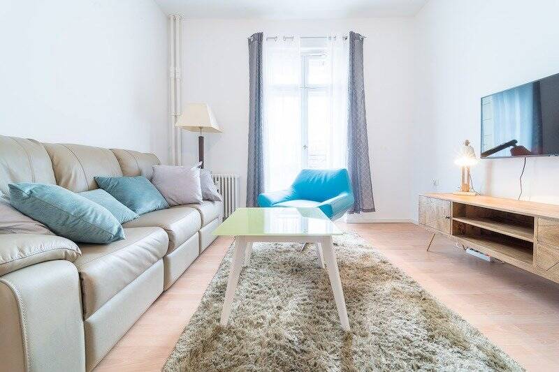 LuxusWohnung mit zwei Zimmern!